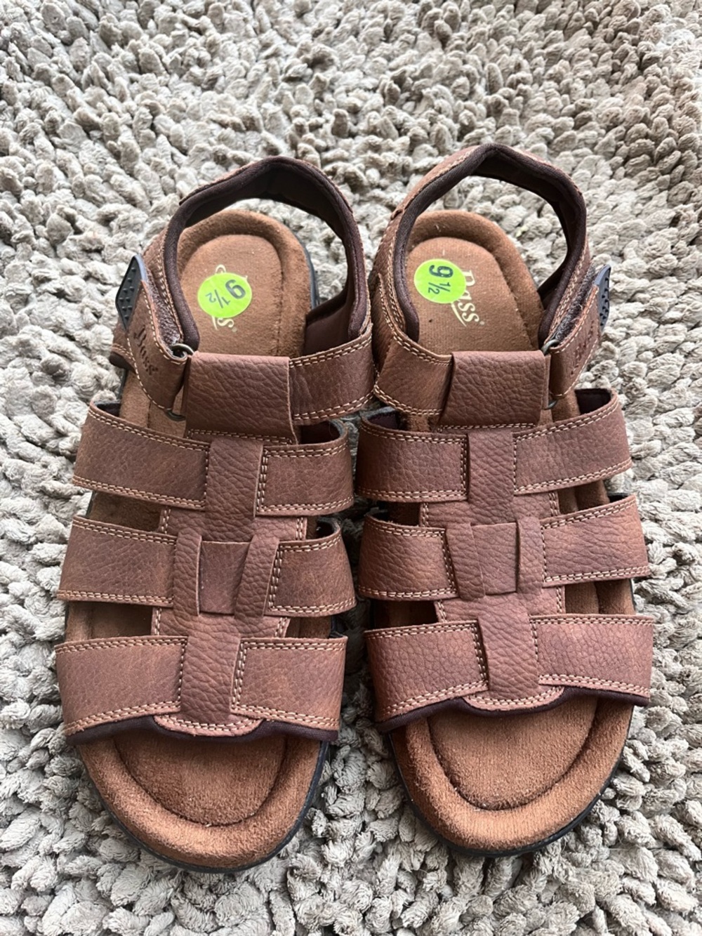 Bass Outdoor Men's Hiking Sandal, Trek Model. Size 9 1/2 Brown Color.